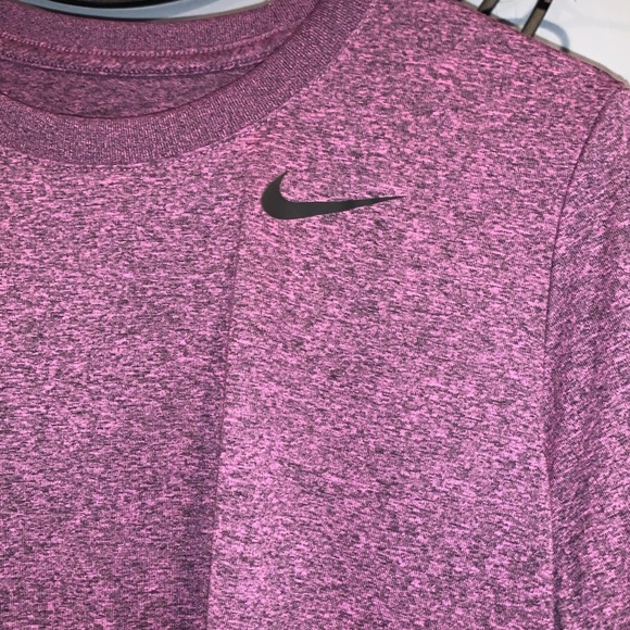 SALE‼️‼️‼️NIKE PURPLE WORKOUT TOP💜 - Picture 2 of 6